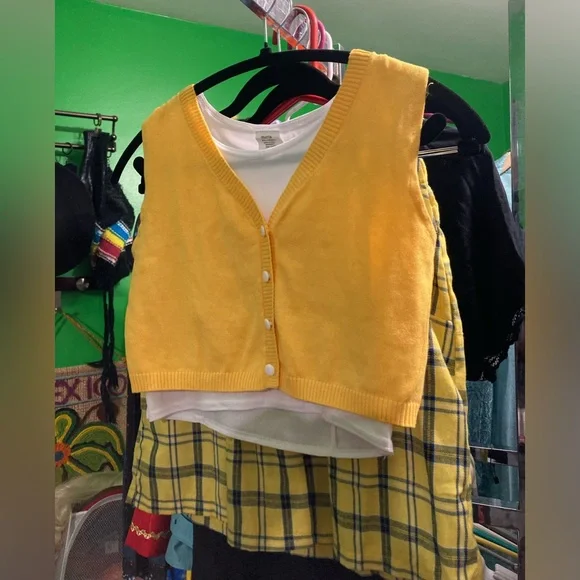 Clueless Cher Costume - Complete with wig, socks and vintage 90s shoes - Picture 11 of 16